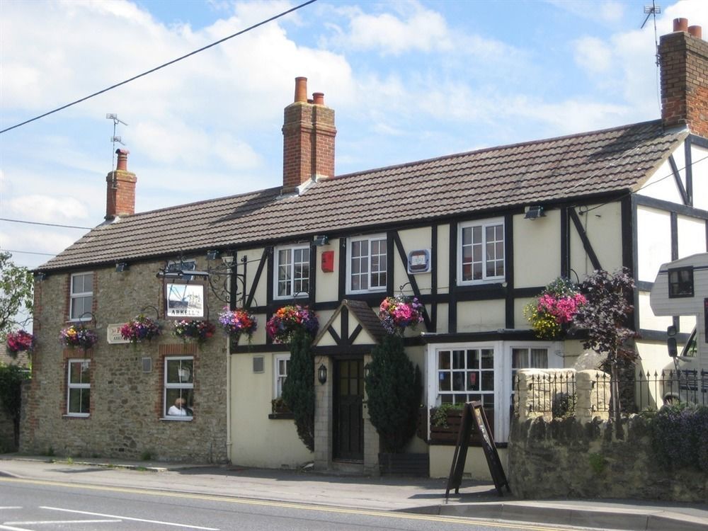 The Plough Inn Highworth Exterior photo